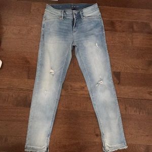 White House Black Market Skimmer Jean Size 0